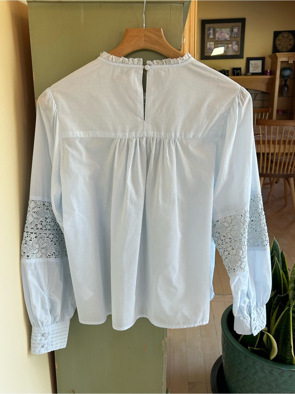 Evereve Victorian Pintuck Crochet Lace Detail Pale Blue Blouse Boho Size S EUC - Picture 3 of 16